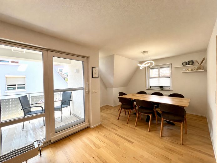 Appartamento maisonette di 4,5 locali con balcone e garage – Esszimmer