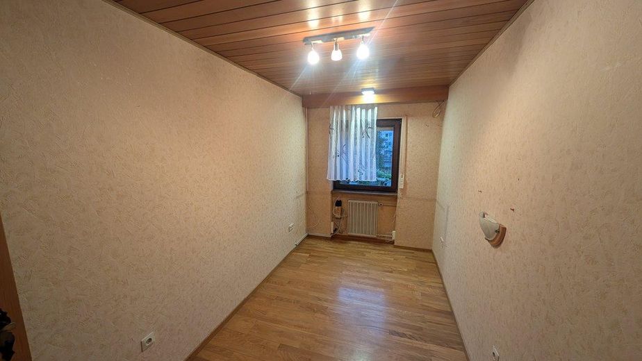 Provisionsfrei in Darmstadt-Arheilgen: 6-Zimmer-Familienhaus mit Garage & neuem Dach – OG Homeoffice