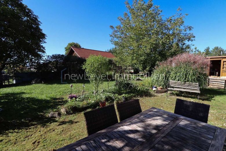 Ein liebevolles Zuhause mit Garten in ruhiger Lage in Laaber – Garten - Terrasse