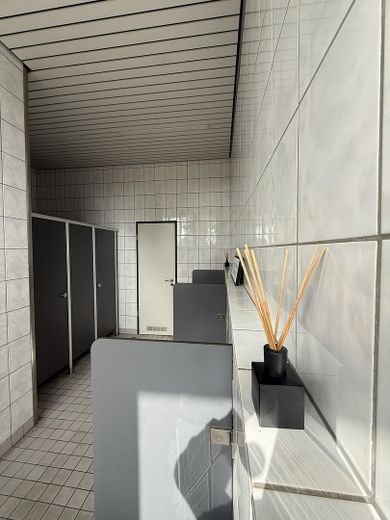 Imposante Rarität Massive Gewerbehalle in Ehemaligen Kasernegelände – Foto 27