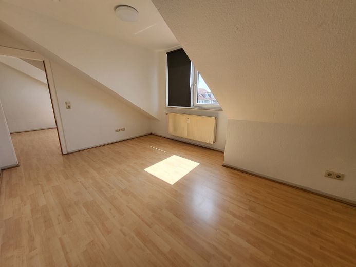 Geismar Kiesseestraße: Schöne 3-Zimmer-Wohnung Kie DG re E6 – Arbeiten