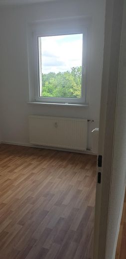 Jobcenter zahlt ihre Miete in Burg 2,5 Räume 56 m² Balkon Aufzug – Beispielbild