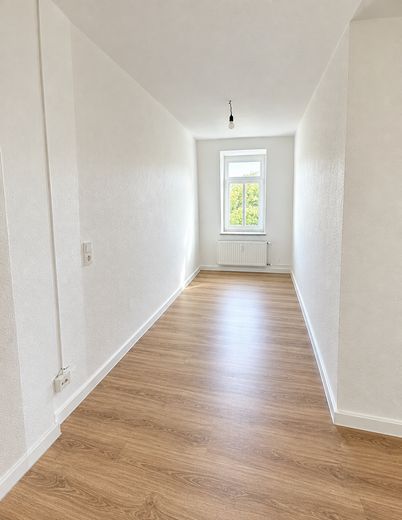 Helle Maisonette mit moderner Küche, 2 Bädern und 3 Zimmern – Ankleidezimmer / Arbeitszimmer
