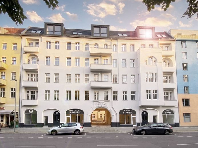 Ristrutturato: appartamento d’epoca di 2 locali con BALCONE e cucina componibile a Berlino Friedrichshain – Visualisierung nach Baumaßnah…