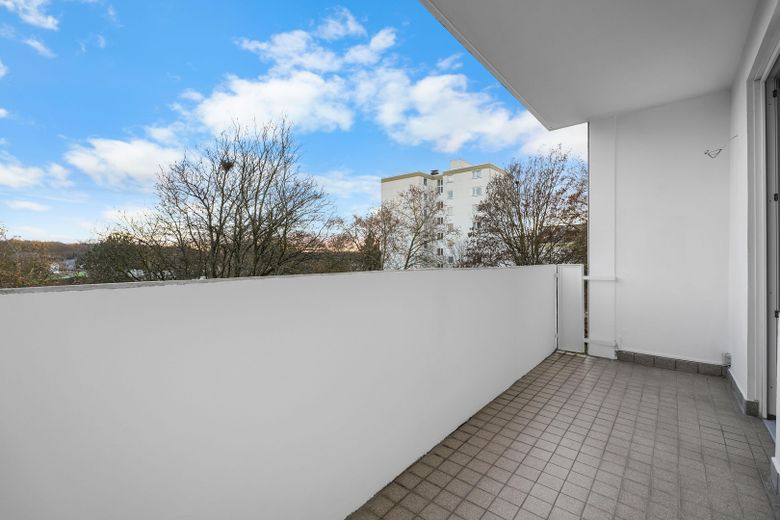 Erstbezug Saniert – 2 Zimmer – Balkon – Wettbergen – Balkon Südausrichtung