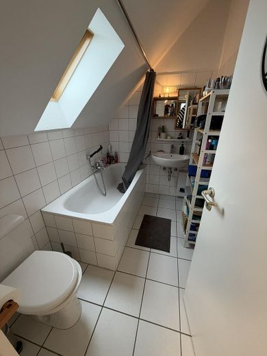 1-Zimmer Apartment mit Balkon, Küche und Stellplatz – Bad
