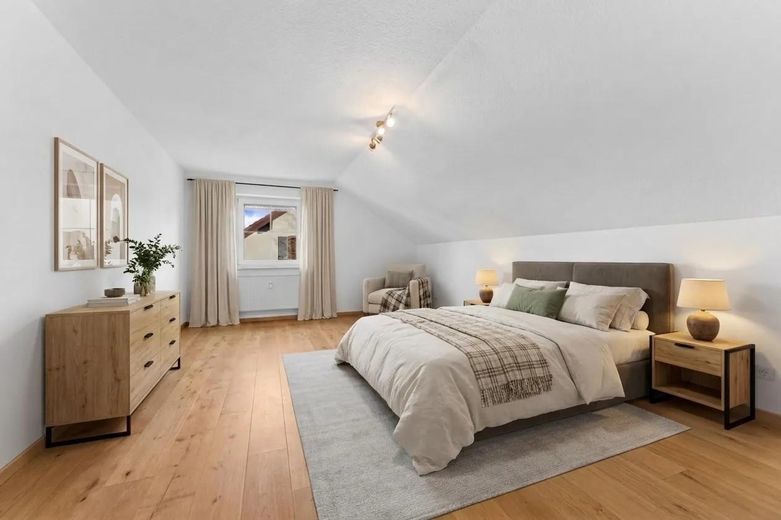 Renovierte 5-Zimmer-Dachgeschosswohnung mit Balkon, Garage und Effizienzklasse A+ – provisionsfrei – Schlafzimmer (Visualisierung)