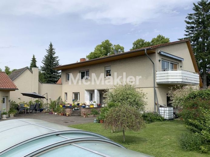 Modernisiertes Einfamilienhaus mit weitläufigem Garten und exklusivem Poolbereich – Foto 1