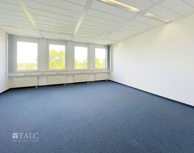Büroflächen ab 240 m² zur Miete. Nur 9,50 EUR/m² Kaltmiete! – Bürofläche