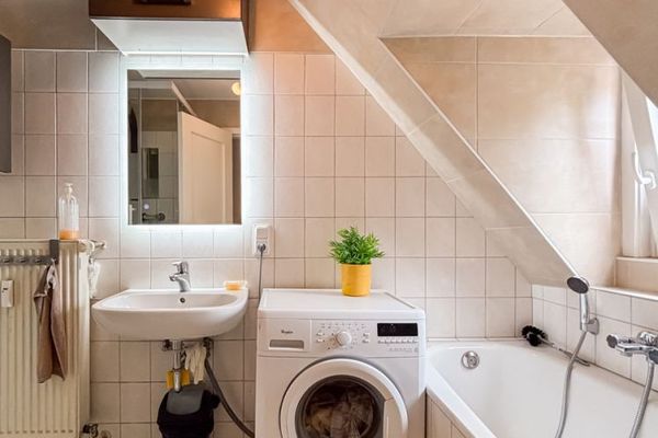 2-Zimmer-Dachgeschosswohnung in Wiesbaden als Kapitalanlage mit zusätzlichen Dachgeschossflächen