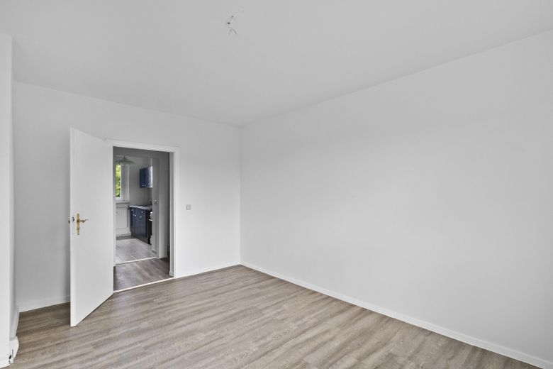 ruhige 3 Zimmer Wohnung mit Balkon 60 qm – Schlafzimmer