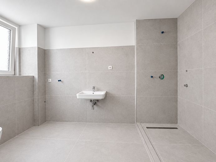 Primera ocupación | Apartamento de 3 habitaciones con balcón en LU-Sur – Badezimmer