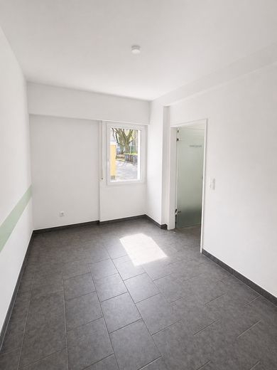 Gewerbeeinheit 112qm mit Garage im Bonner Zentrum - erste Rheinlage – (Warte-)Zimmer 4