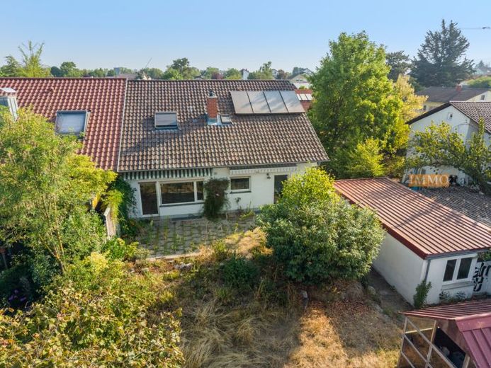 IMMORath.de – Großzügige Doppelhaushälfte mit viel Potential – Foto 1