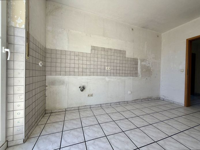 Fröndenberg-Ardey: Taghelle Eigentumswohnung mit praktischem Schnitt, zwei Balkonen und Stellplatz! – Küche