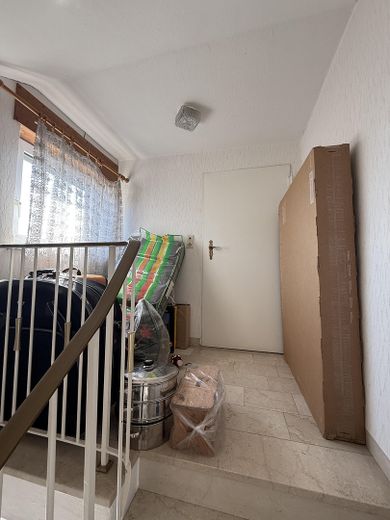 Ein- oder Zweifamilienhaus auf großzügigem Grundstück in zentraler Lage von Harsewinkel – Treppenraum 
