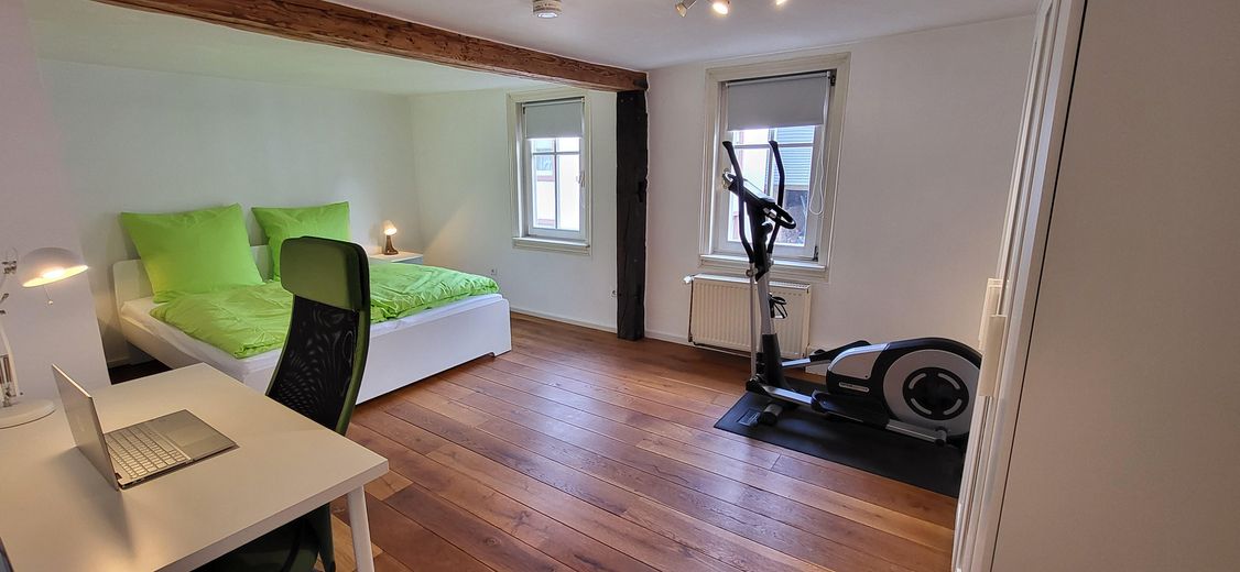 Schlaf-/Arbeitszimmer OG