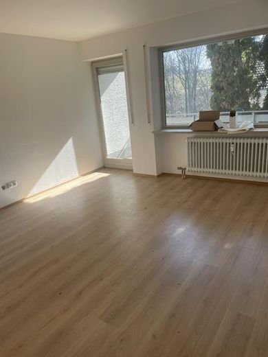 Многоквартирный дом с потенциалом роста стоимости в превосходном месте – San. Wohnung Wohnzimmer