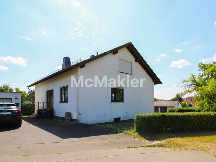 Ruhe, Natur und viele Möglichkeiten – Großzügiges Familienhaus mit sonnigem Eckgrundstück – Foto 1