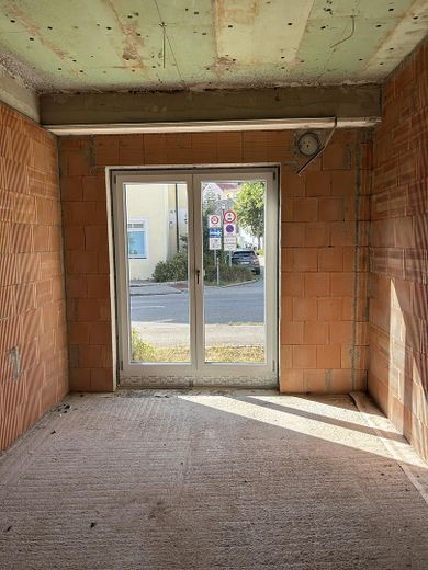 Уникальная концепция жилья — квартира, адаптированная для инвалидной коляски, в самом сердце Траунштайна. – Фото 4