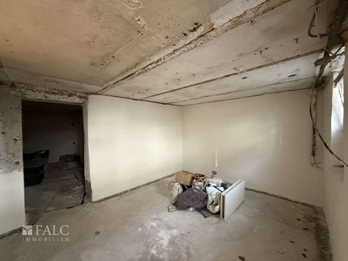 Rüttenscheider Perle: Souterrain-Wohnung. Platz, Lage und Komfort vereint – UG