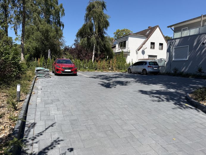Zentrale 2-Zimmer OG-Wohnung im Grünen (mit Wärmepumpe) Immelmannstr./In der Ahe – Parkplatz