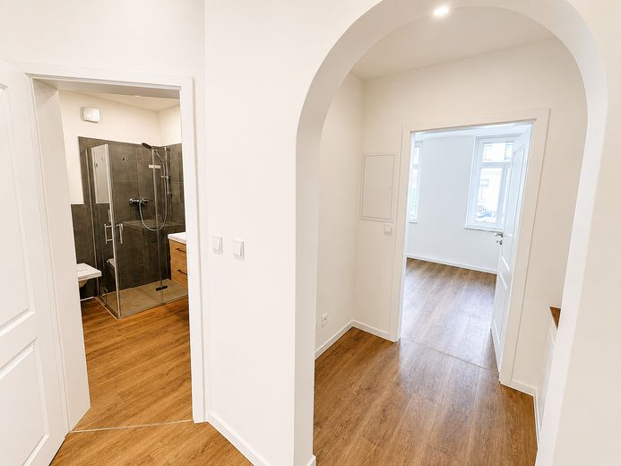 Beautifully renovated old building with underfloor heating and garden share – first occupancy in Gohlis – Flur