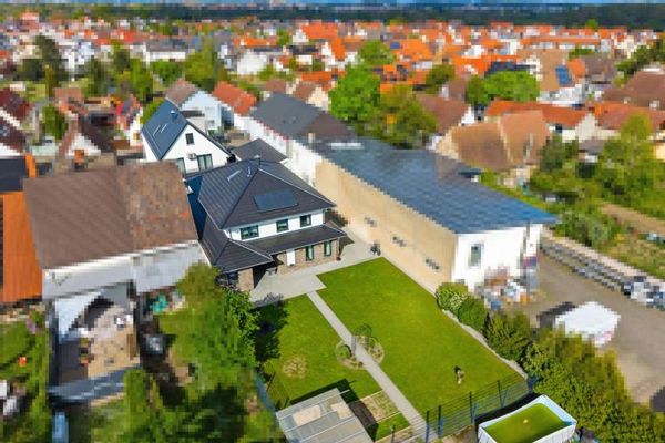 Exklusive Wohnanlage mit 3 Wohneinheiten – solide Mietrendite inklusiv !!