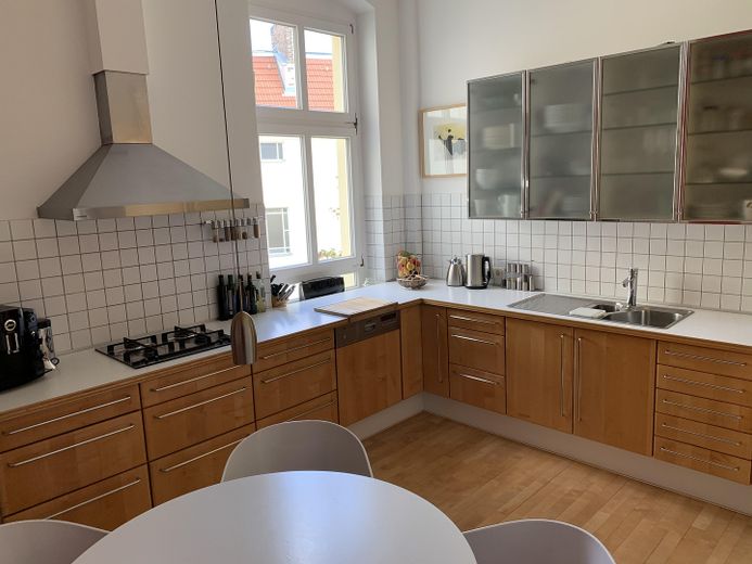 Außergewöhnliche 248 qm große Maisonette-Wohnung (4.OG & DG) mit Terrasse/Balkon/Loggia nahe Ku´damm – Küche