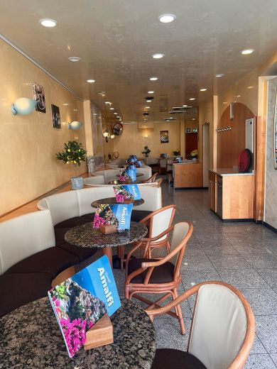 Ice cream café for sale - fully equipped – Foto 3