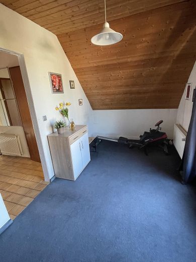 Dużo miejsca dla rodziny – w pełni podpiwniczony dom szeregowy o powierzchni mieszkalnej 146 m² – Dachgeschoss