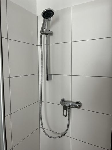 Erstbezug nach Renovierung - Helle und geräumige 3-RW mit Dusche und Badewanne – फोटो 5
