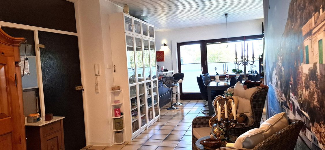 Zweifamilienhaus plus Appartement - Provisionsfrei – Essbereich Erdgeschoss