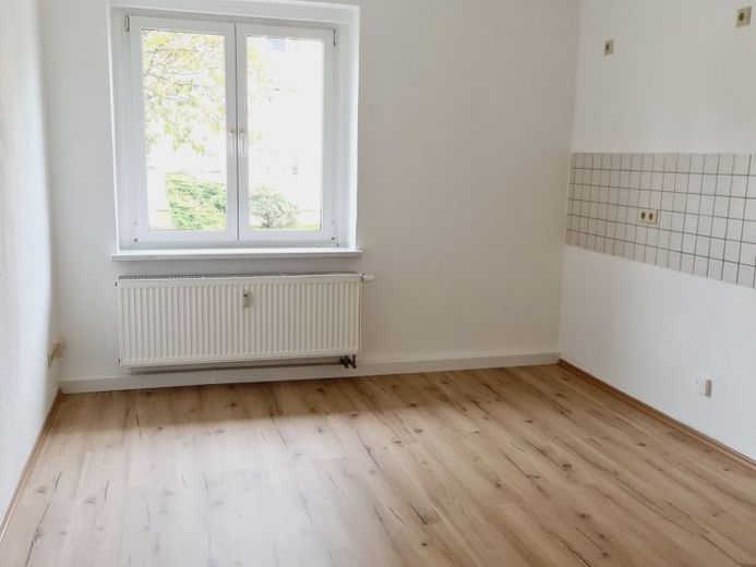 Modernes Laminat - frei ab 1.2.26 - große Küche – Foto 1
