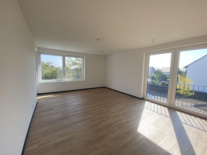 Barrierefreie 2-Zimmer Wohnung mit großem Balkon – Wohnraum mit offener Küche