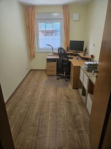 Provisionsfreier Bungalow in ruhiger Lage – Büro/Kinderzimmer