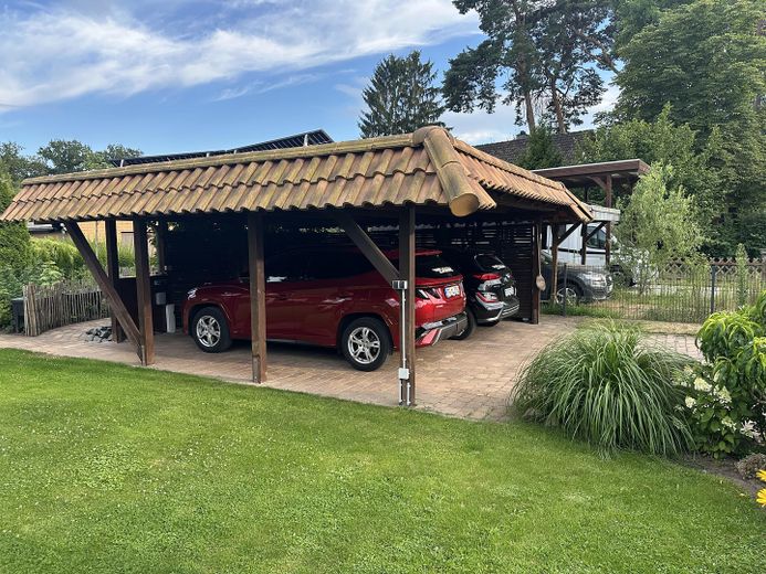 Wohnen wie im Urlaub: Mediterraner Bungalow in Blankenfelde-Mahlow – Doppelcarport