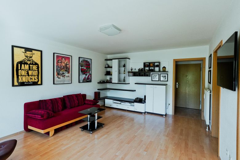 Modern teras daire – Wohnzimmer