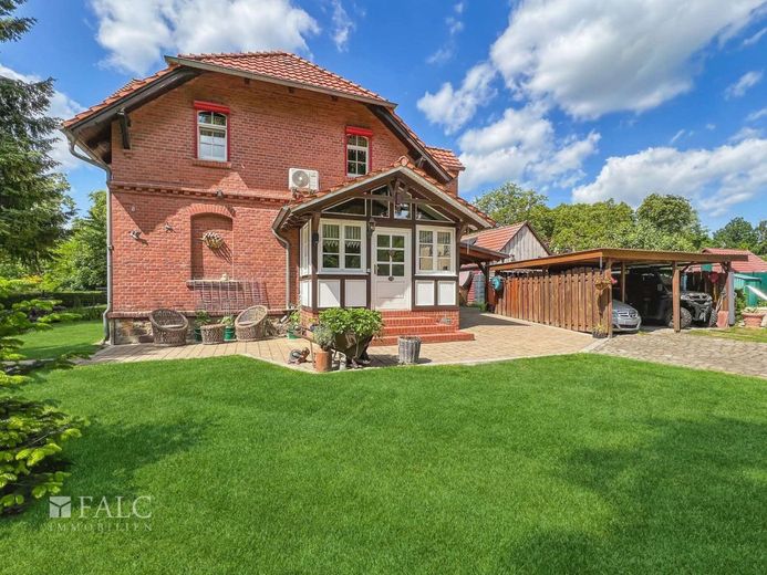 Provisionsfrei. Ein Zuhause zum Ankommen und Wohlfühlen! – Hausansicht
