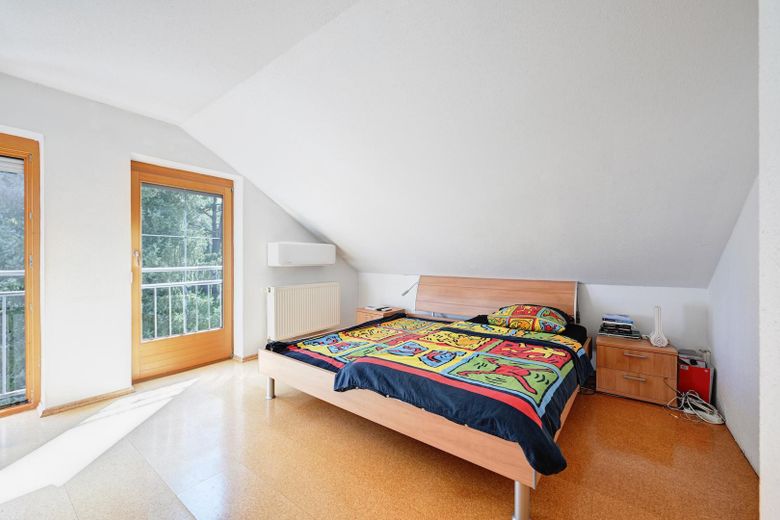 Reihenendhaus I 1996 umfassend saniert I 371 m² Grundstück – Schlafzimmer