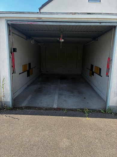 Bezugsfertiges Reihenhaus mit lichtdurchfluteter Glasterrasse – Einzelgarage mit Stromanschluß