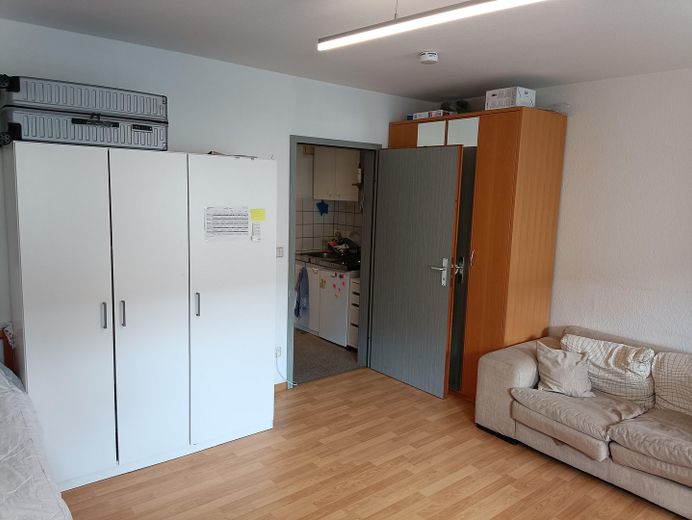 Appartement 1,5 pièce lumineux, moderne et meublé, situé au centre de Fürth – Photo 3