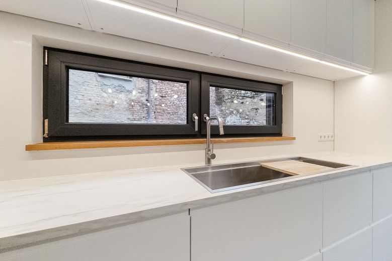 Casa unifamiliar de alta calidad 2023 | Patio privado dentro de la muralla | A+ | Sin comisión – Küche – Arbeitsbereich