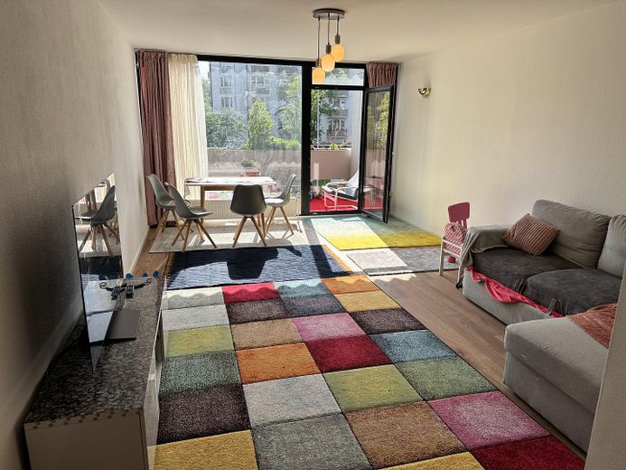 Wohnzimmer möbliert