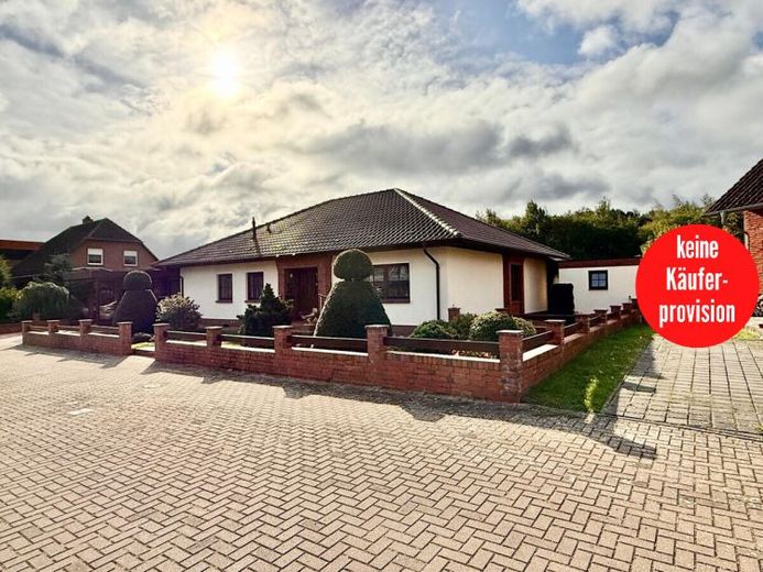 HORN IMMOBILIEN++ Neubrandenburg, bakımlı bungalov, büyük arsa ve birçok ekstrayla 
-kiralanmış- – Fotoğraf 1