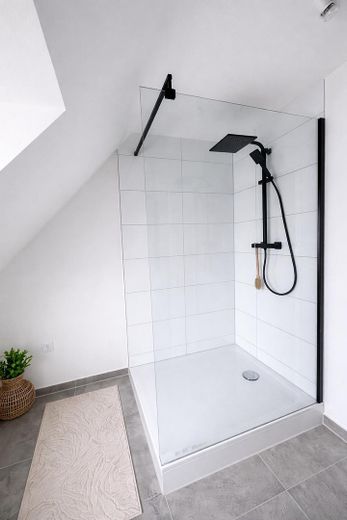 Nach Kernsanierung - Top moderne Wohnung – Foto 4