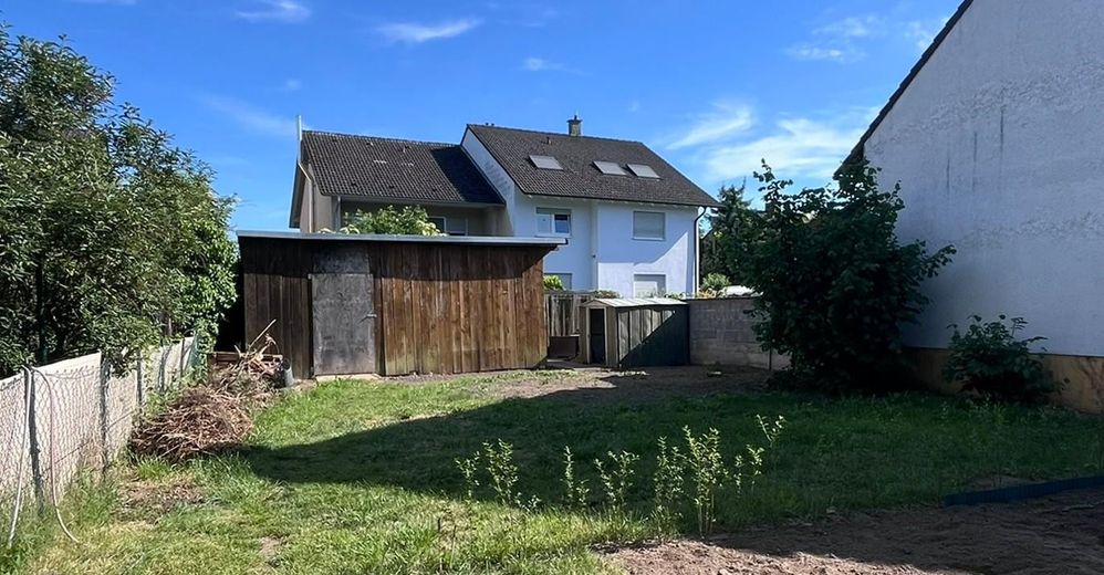 Komplett renoviertes Reihenendhaus mit großem Dachstudio und separatem Garten in Harthausen – Garten
