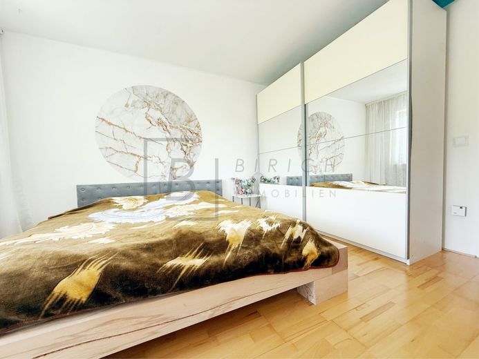 Helle 4-Zimmer-Wohnung in zentraler und familienfreundlicher Lage &amp; KFZ- Stellplatz – Schlafzimmer