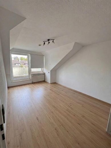Penthouse-Maisonette der Extraklasse: Wohnen über zwei Ebenen mit 2 Balkonen und Aufzug – Foto 3