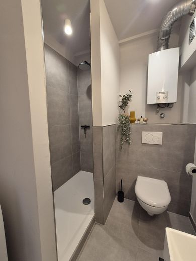 Wohnung mit Burgblick +++ Küche+Quooker+Leuchten+Kleiderschrank – Foto 14